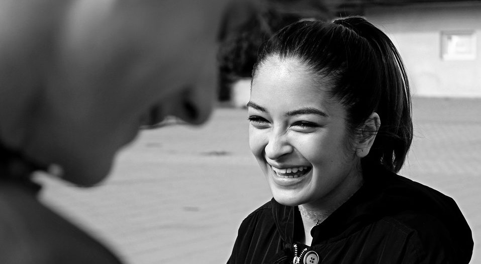 Asi aprendimos a reír con llanto